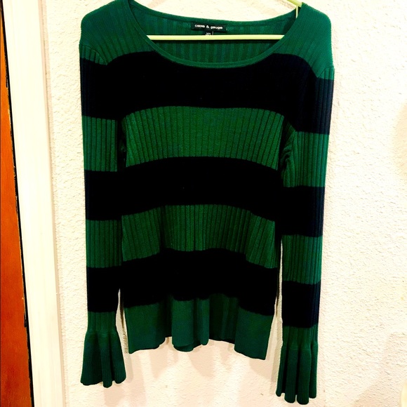 💚🖤 Cable & Gauge Green & Black Bell Sleeved striped Top - Picture 1 of 3